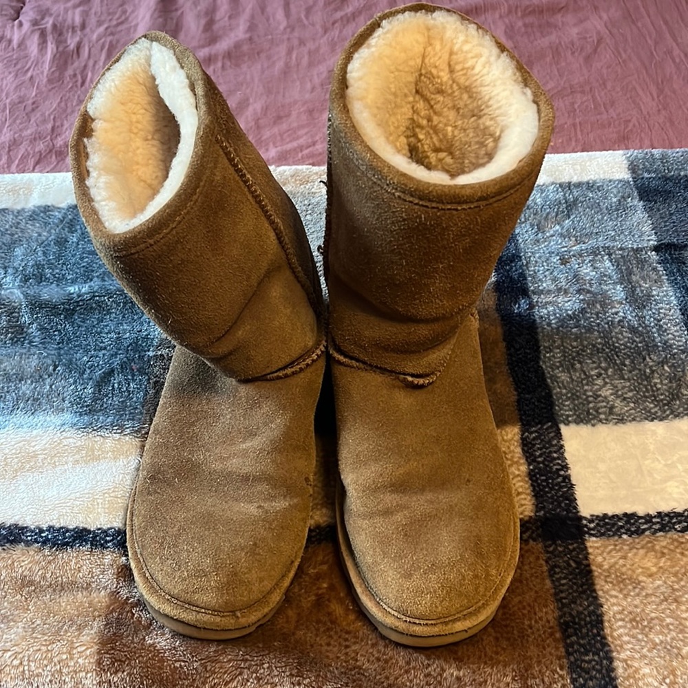 Women’s bear paw boots